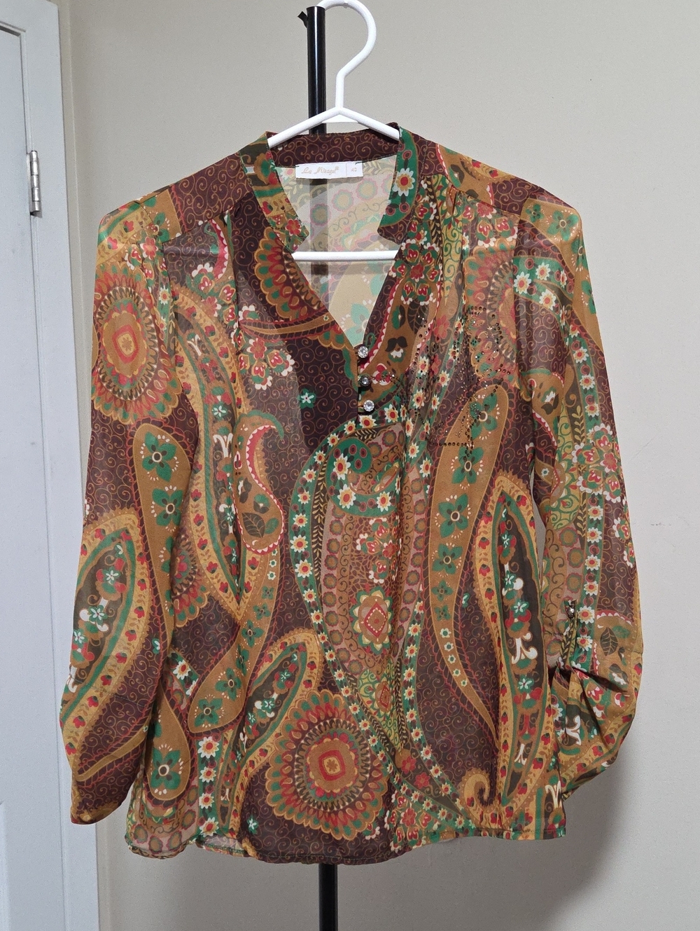 Le Mizage Paisley Print V-Neck Blouse in Brown & Green